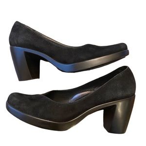 Dansko Tutti Pumps Heels Shoes Block Heel
Black Leather & Suede Size 39.5 us 9